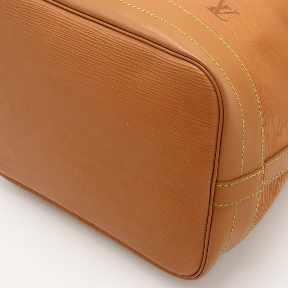 Louis Vuitton Epi Noe Shoulder Bag Camel
