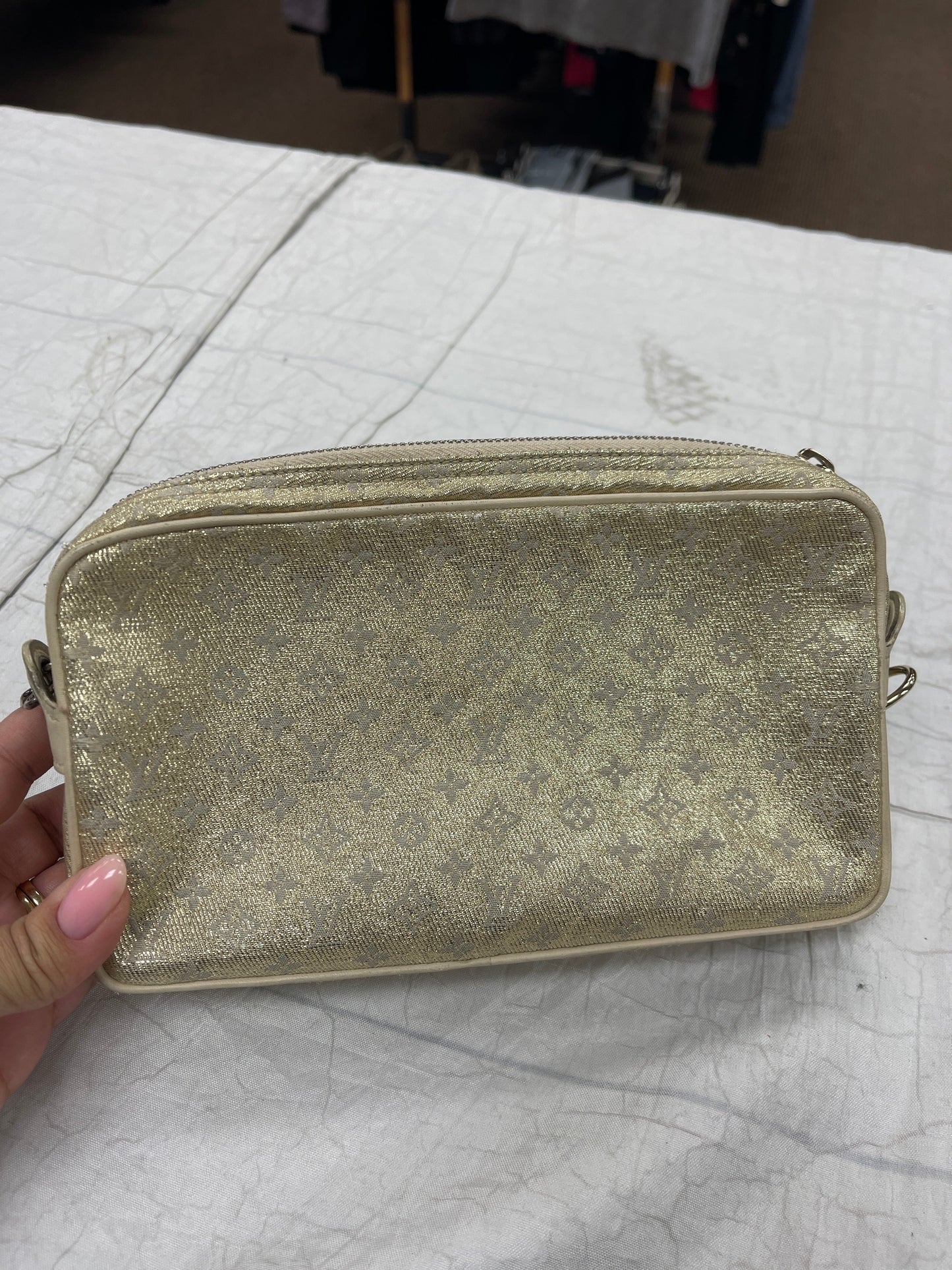 Handbag Designer By Louis Vuitton Size: Small