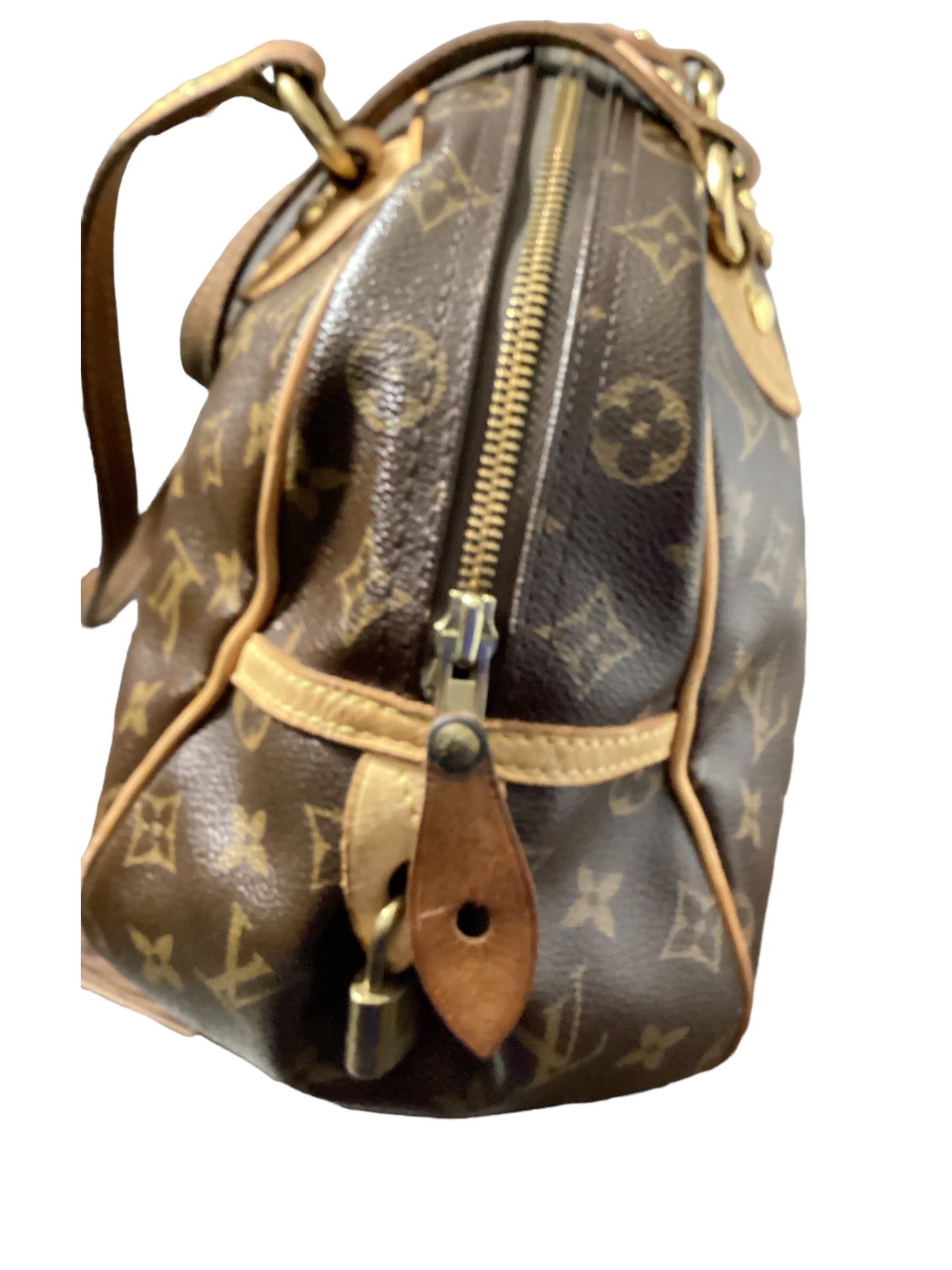 Handbag Designer By Louis Vuitton Size: Medium