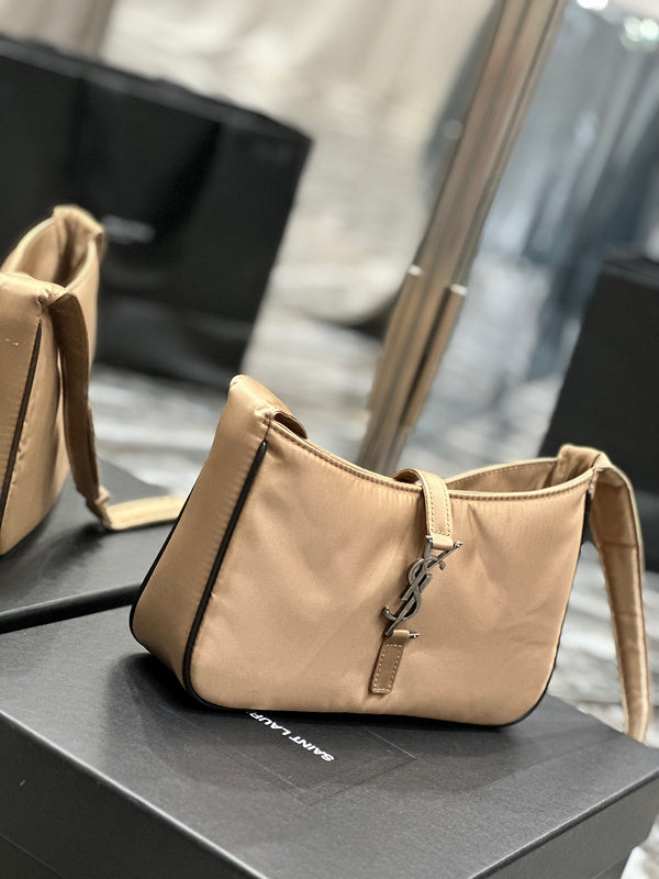 Yves Saint Laurent - Bags