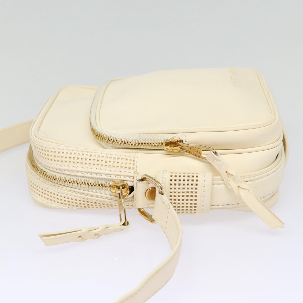 LOUIS VUITTON Cuir Bequia Trotteur MM Bag Leather White LV Auth