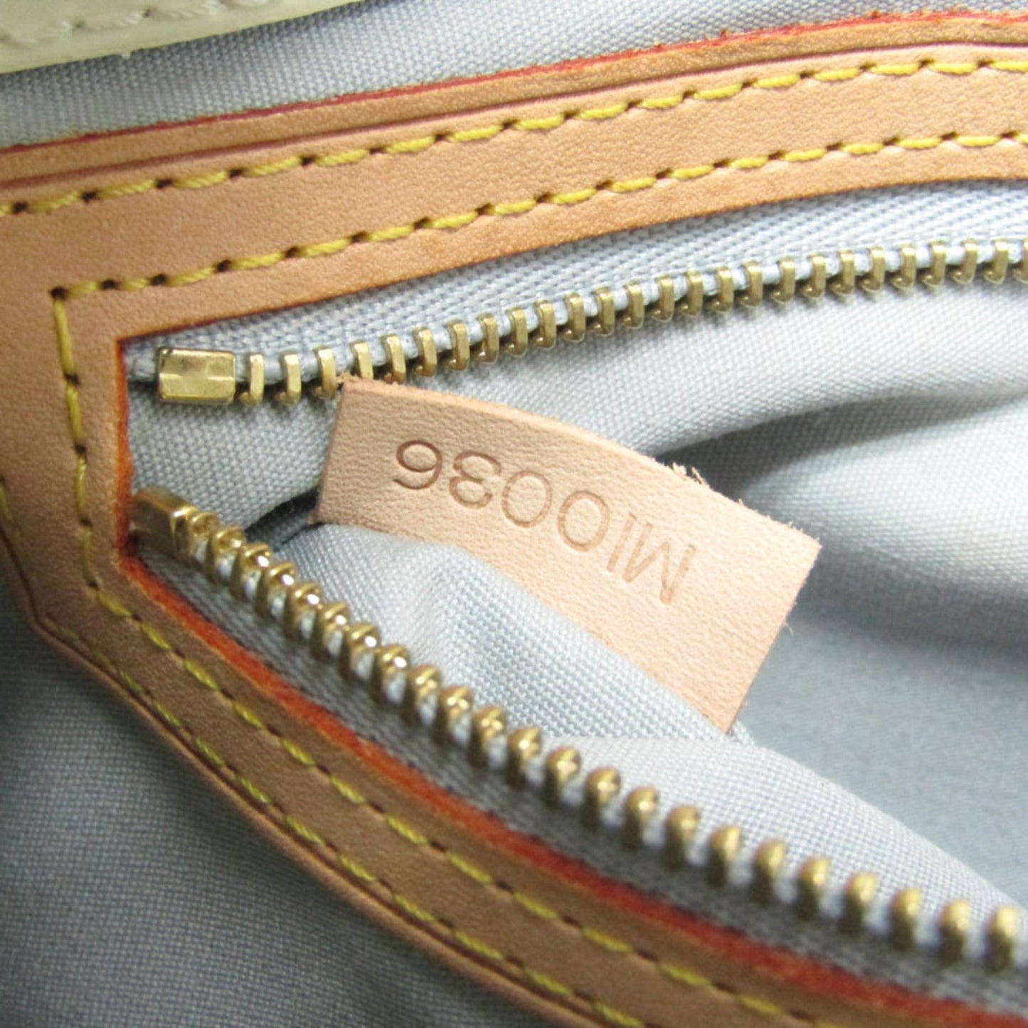 LOUIS VUITTON Reade Handbag