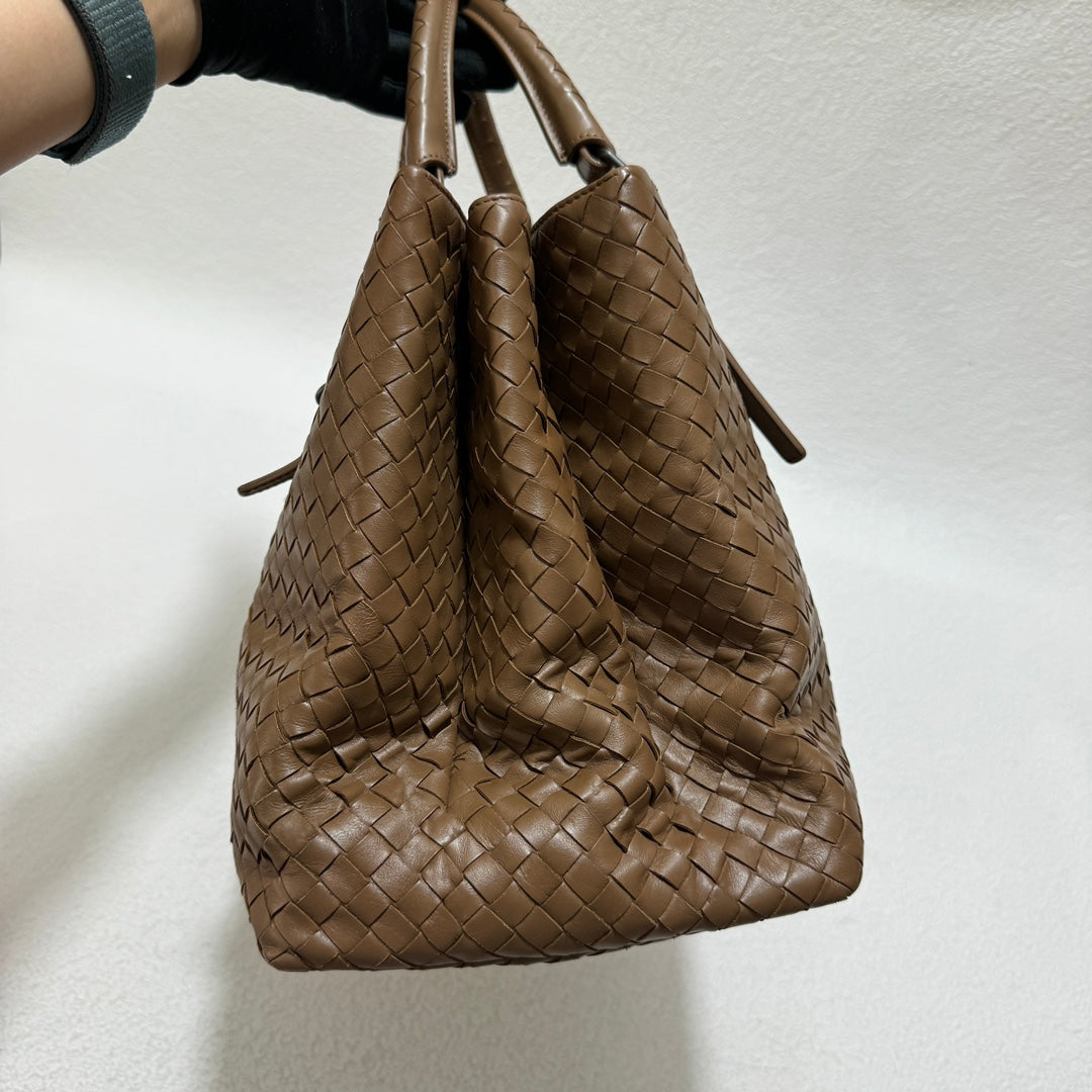 Bottega Veneta Roma Large Intrecciato Nappa Leather Caramel Brown Tan 35cm No Strap