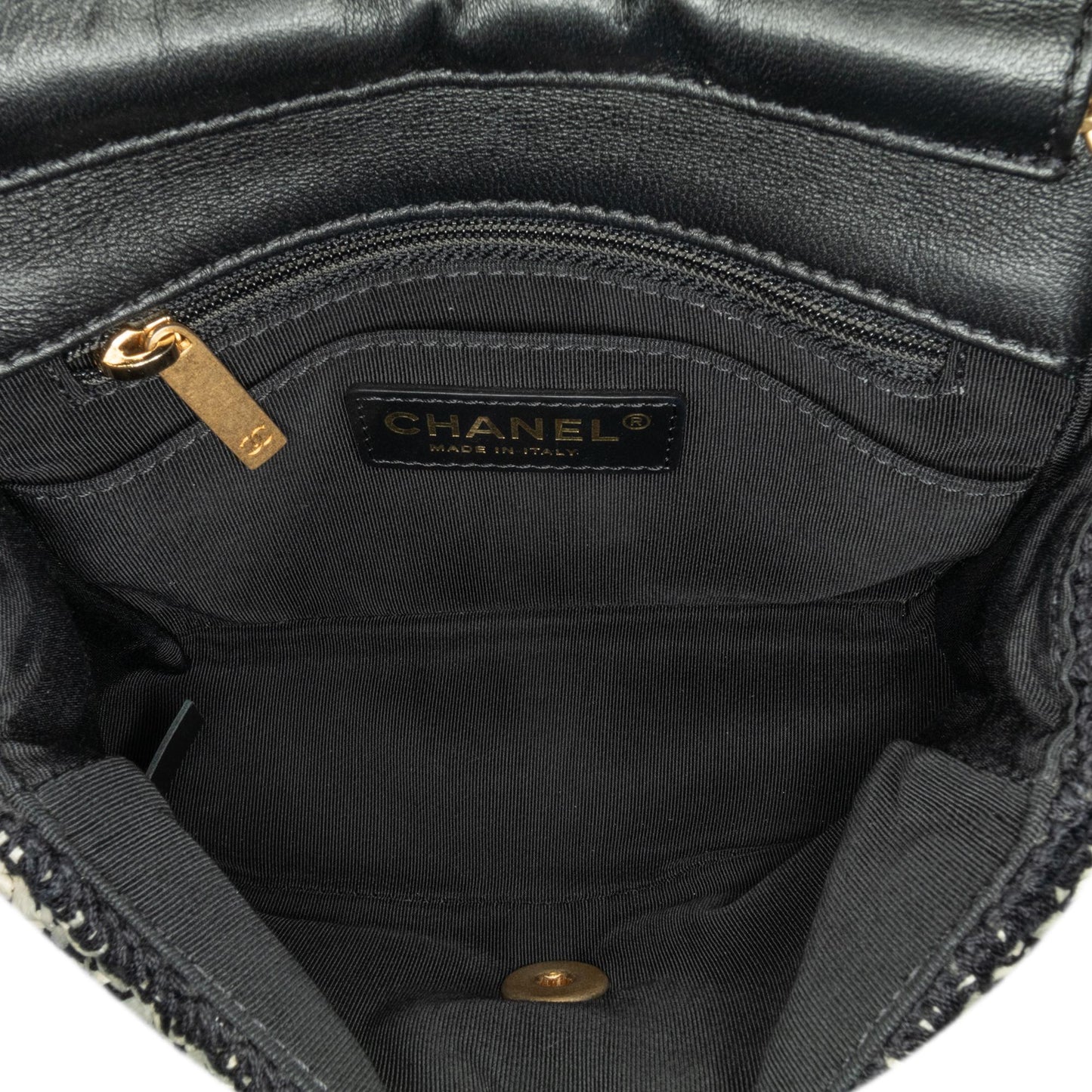 Chanel Raffia Braided with Love Flap (SHG-zcQsdu) Crossbody