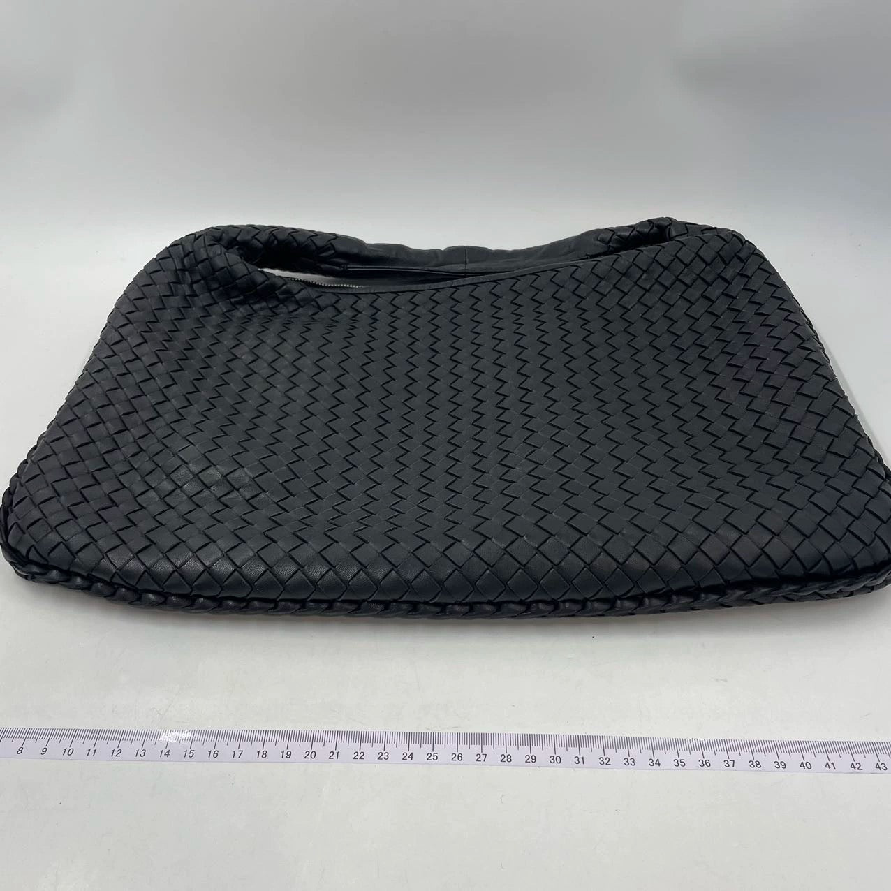 Bottega Veneta Intrecciato Hobo Bag Medium Black Lambskin leather 45cm