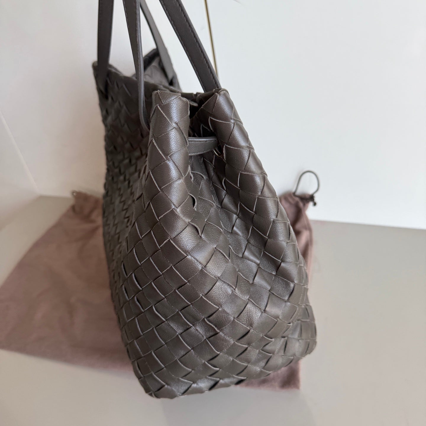 Bottega Veneta NEW Garda Tote Leather Interior Intrecciato Chocolate Brown Medium 24cm