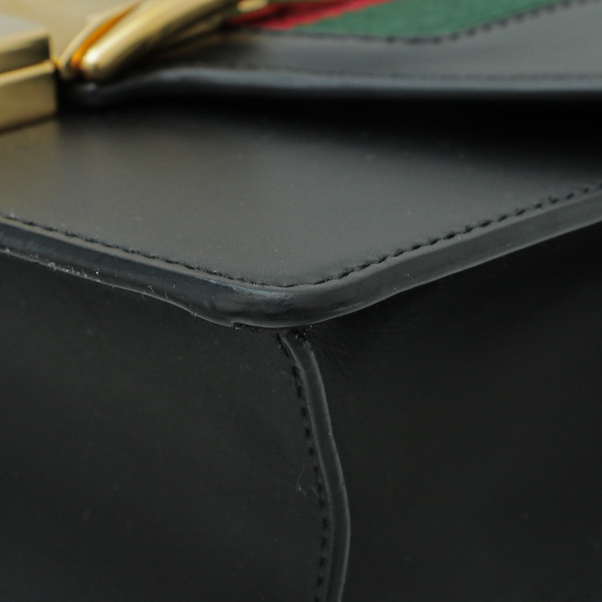 Gucci Chain Leather Shoulder Bag