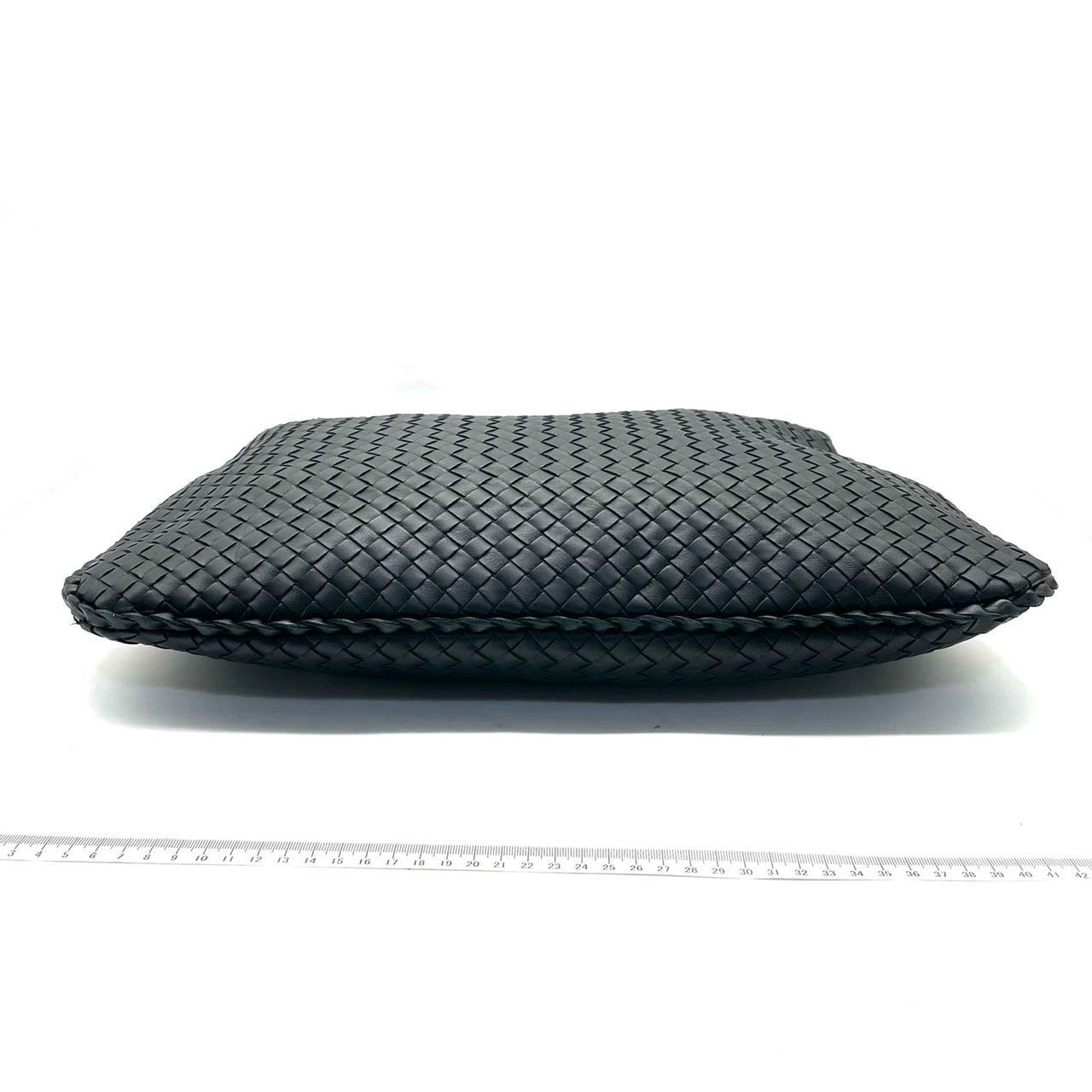 Bottega Veneta Intrecciato Hobo Bag Medium Black Lambskin leather