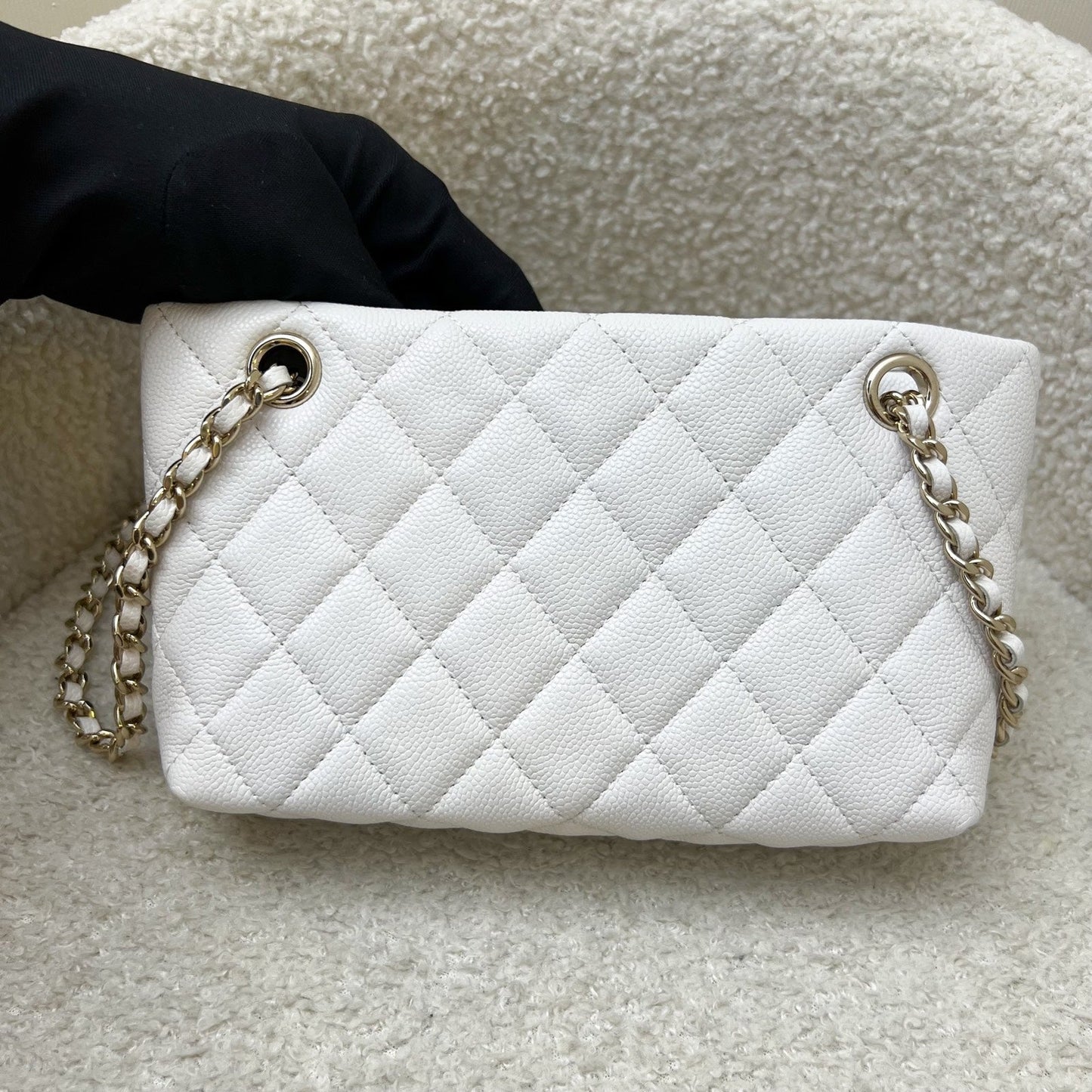 Chanel 25C Mini Clutch with Chain in White Caviar LGHW (Model: AP4423)