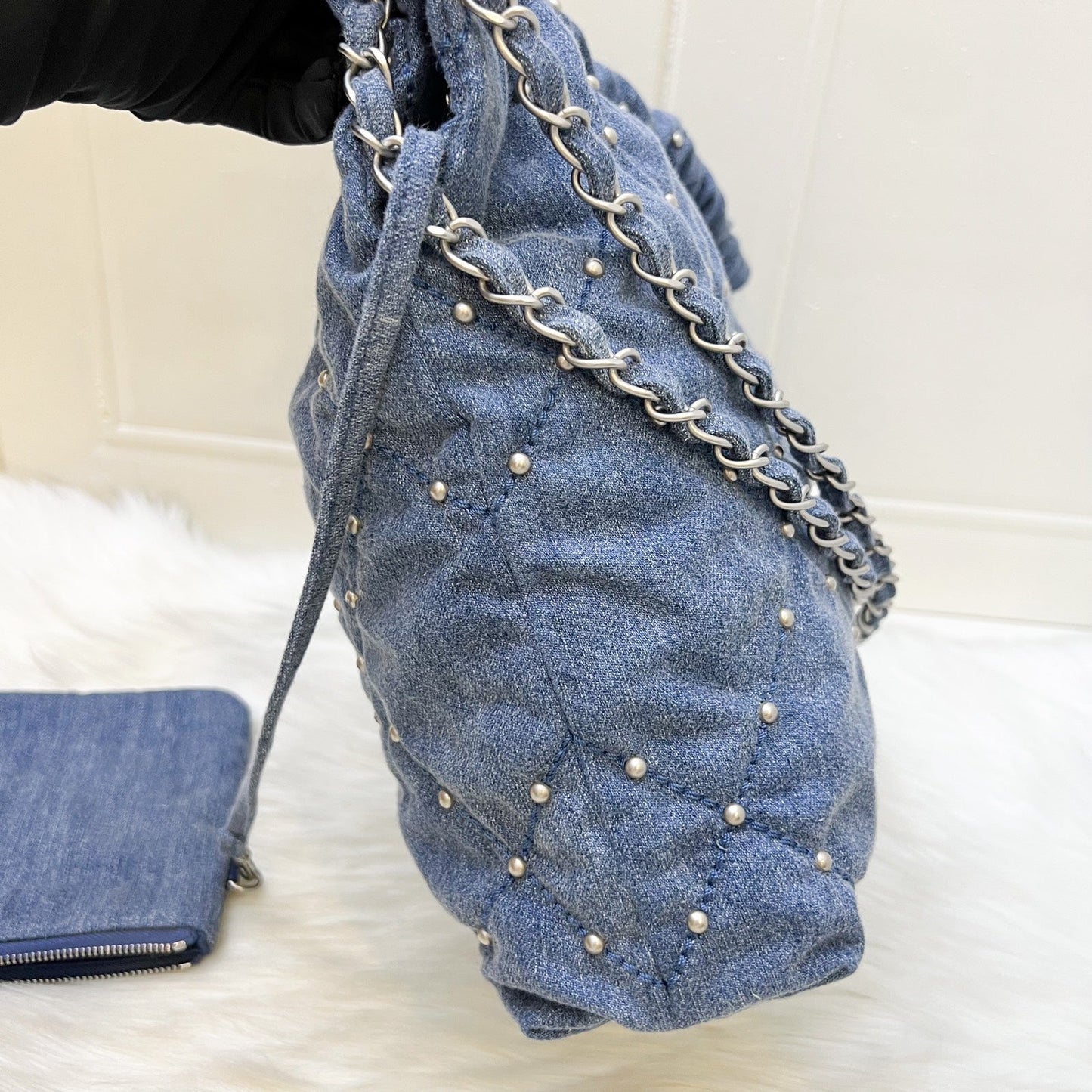 Chanel 22 Small Hobo Bag in 24S Studded Washed and SHW (Model: AS3260)