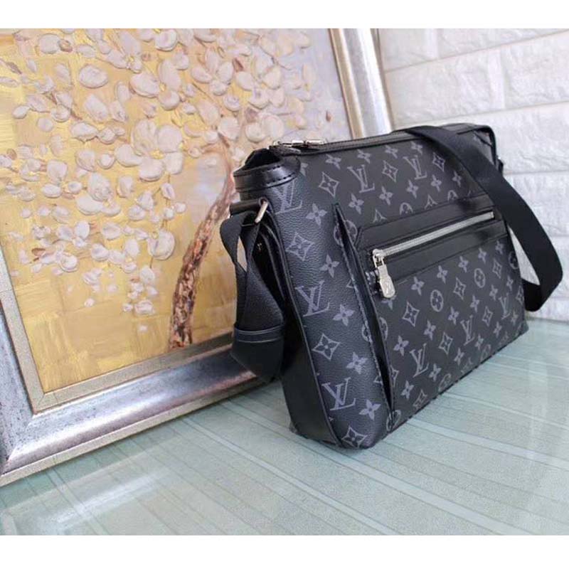 Louis Vuitton LV Men Odyssey Messenger PM Monogram Eclipse Coated Canvas Handbag