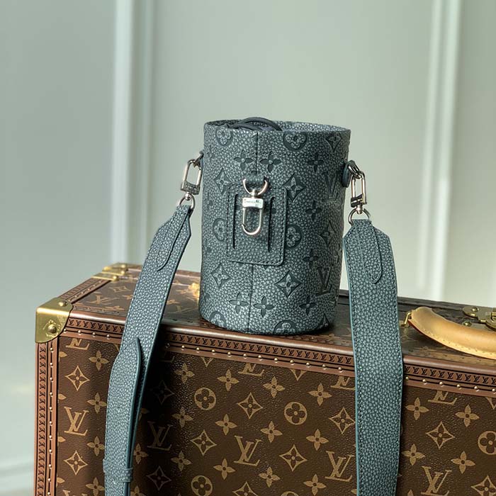 Louis Vuitton LV Unisex Chalk Pouch Granite Taurillon Monogram Embossed Cowhide Leather Clutch