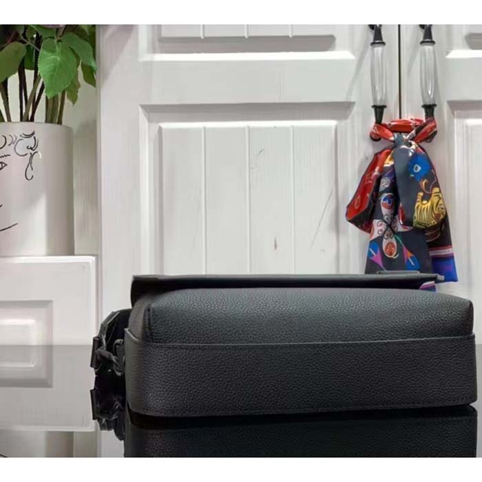 Louis Vuitton Unisex LV Fastline Messenger Black Cowhide Leather Zipped Closure Handbag