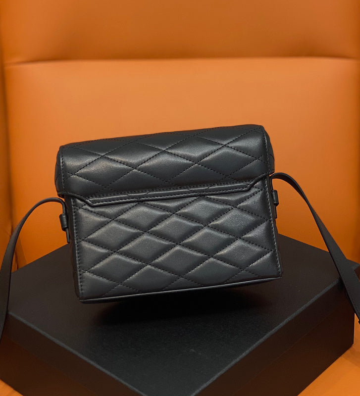 Yves Saint Laurent - Bags