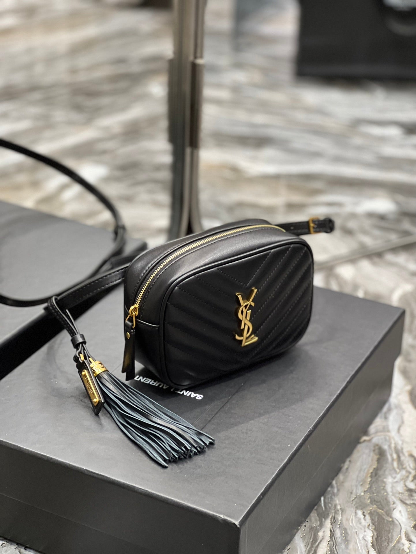 Yves Saint Laurent Lou Belt Bag Black