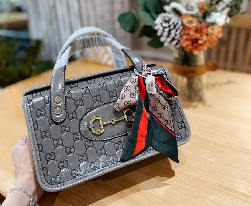 Gucci Woman Shoulder Bag Style 5