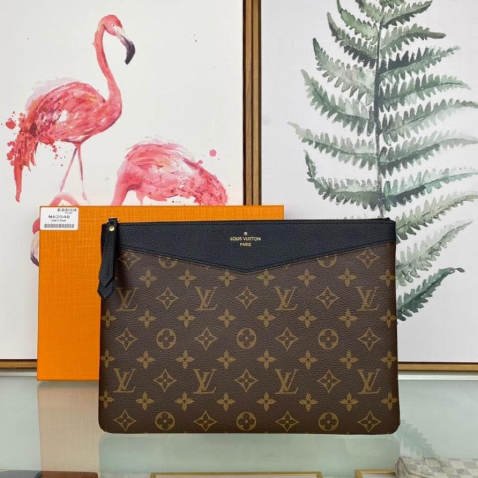 Louis Vuitton Daily Pouch Clutch