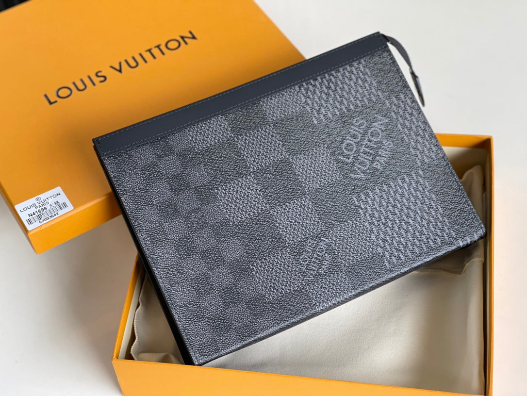 Louis Vuitton Pochette Voyage MM Clutch
