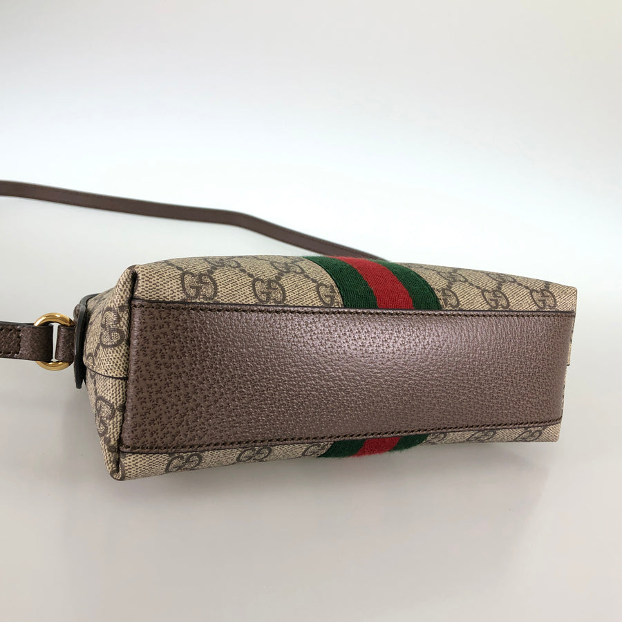 Gucci Twist Leather Shoulder Bag