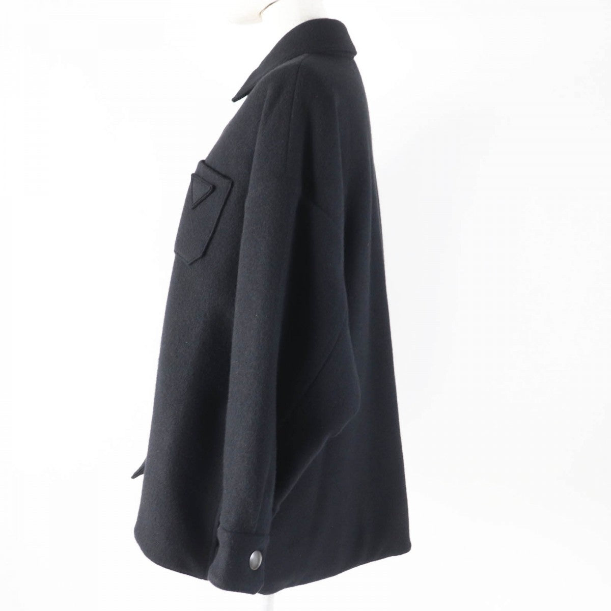 PRADA coat P594L Main: 55% virgin wool, Main: 45% cashmere, Lining: 100% recycled polyamide, Filling: 55% polyester, Filling: 45% recycled polyester black Women 38