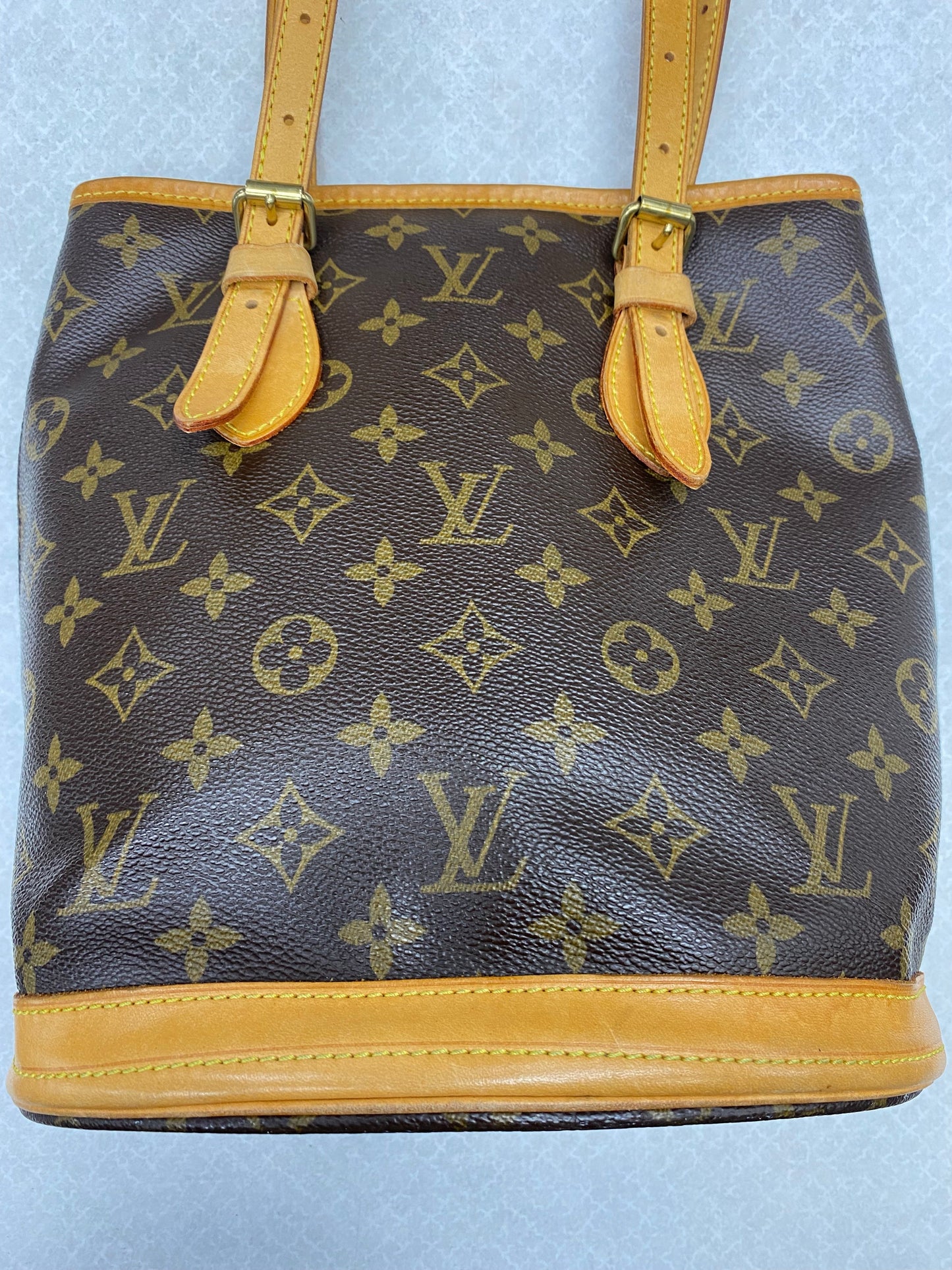 Handbag Luxury Designer By Louis Vuitton Size: Small