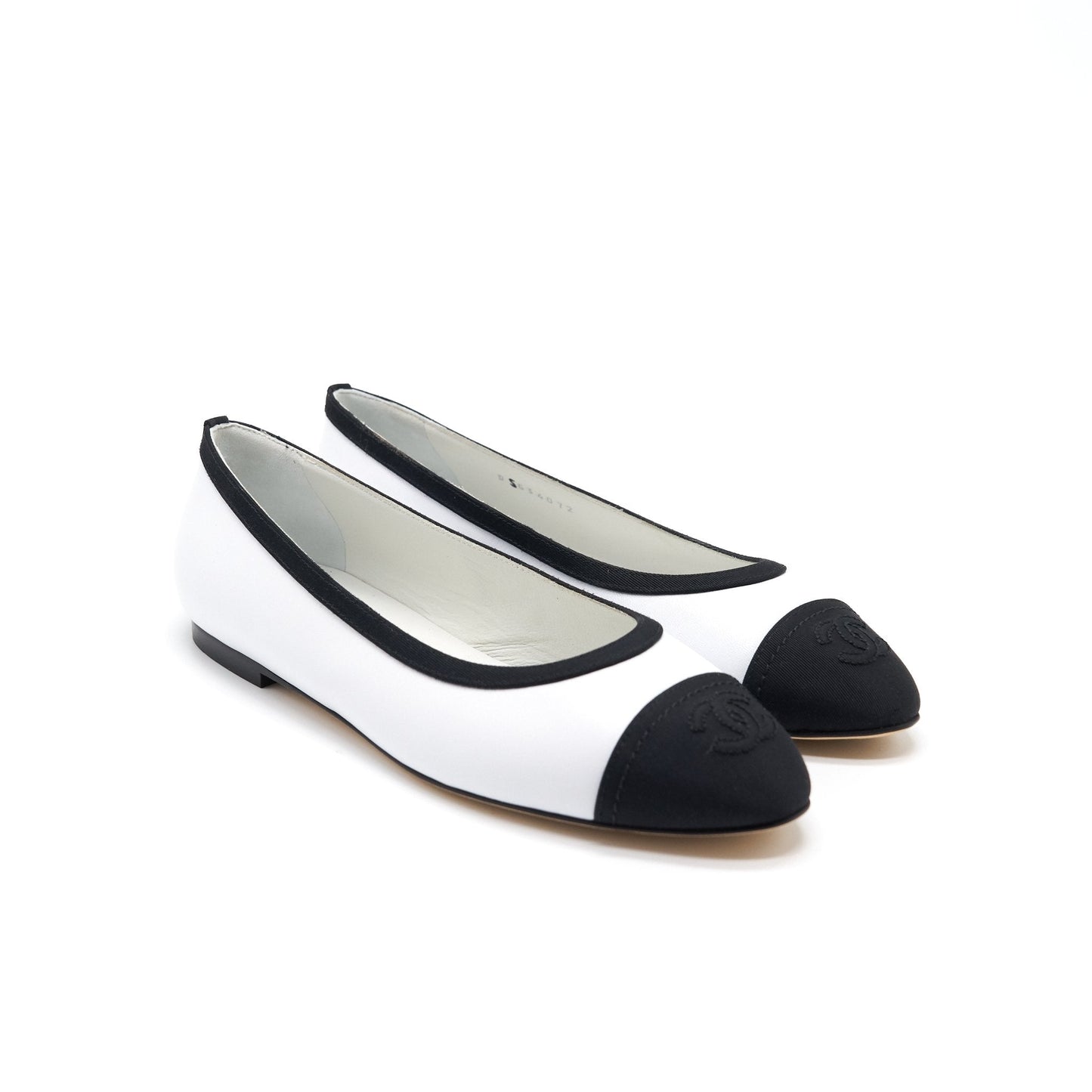 Chanel Flats Black / White Size 36.5 Handbag