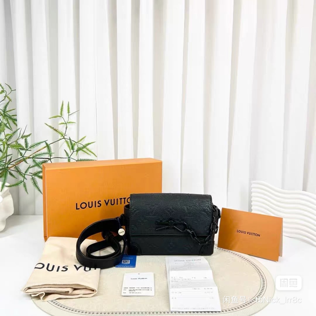 Louis Vuitton Steamer M81746 Black