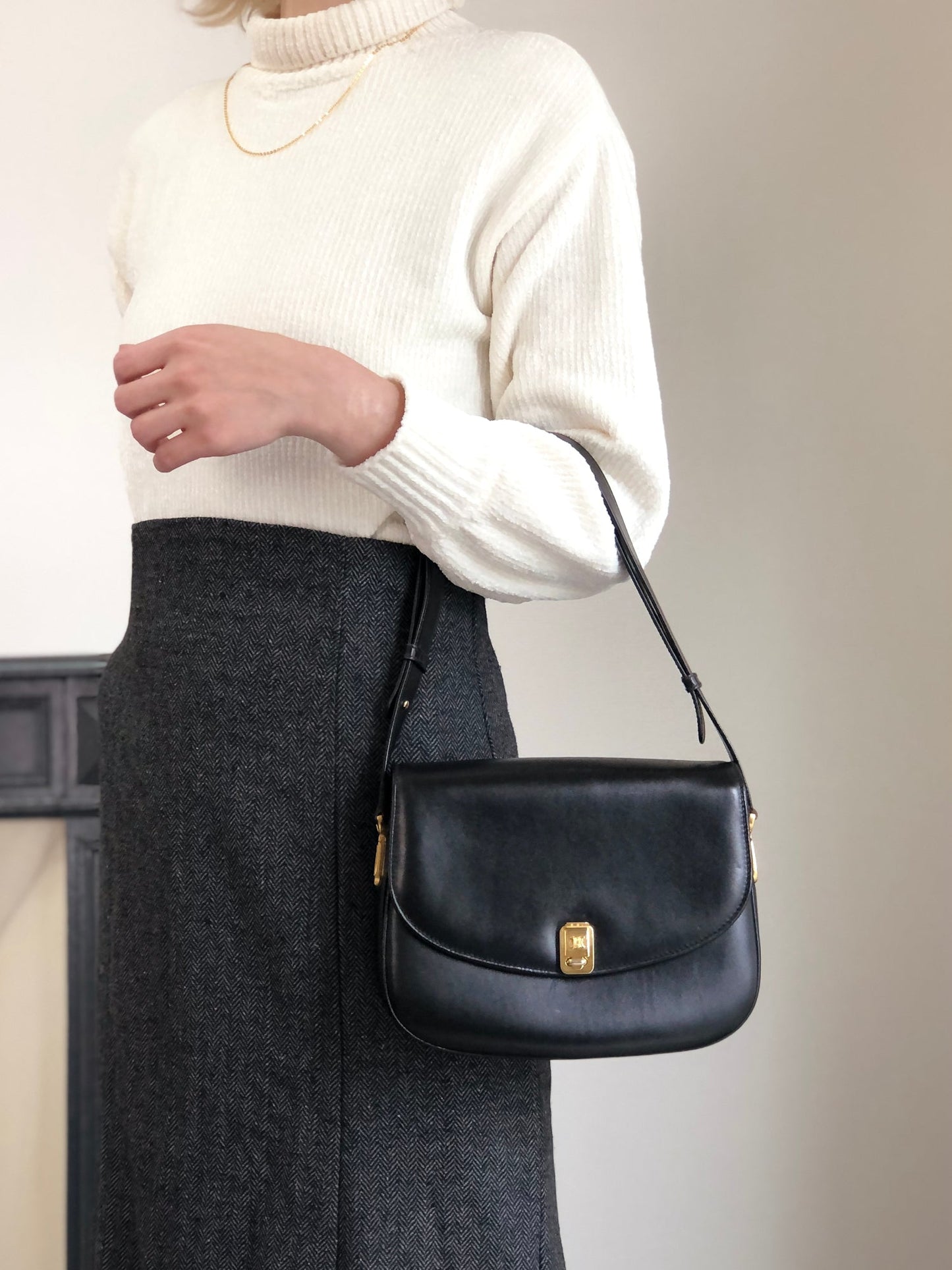 CELINE Front Buckle Shoulder bag Black ery5dr
