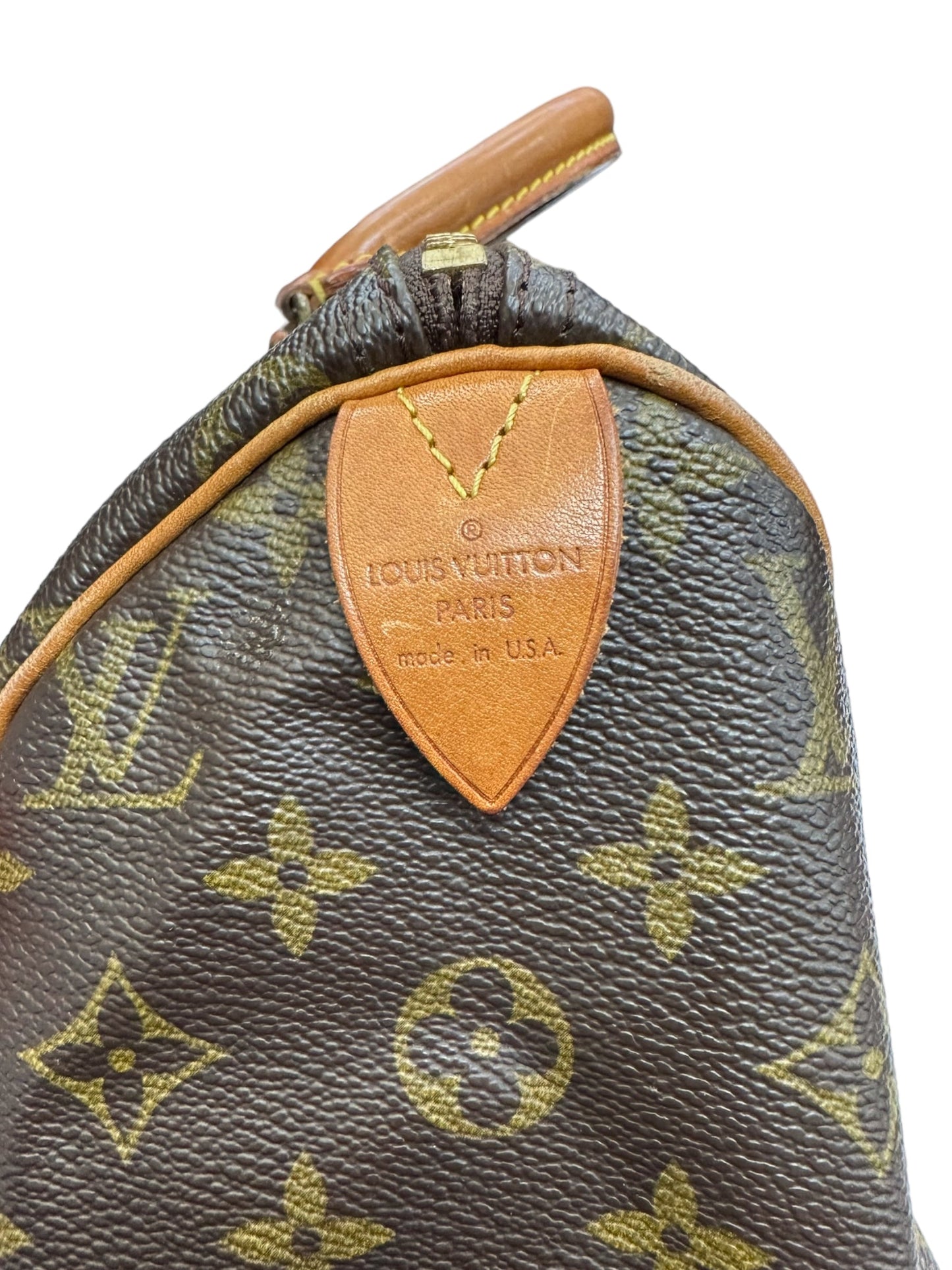 Handbag Designer By Louis Vuitton Size: Medium
