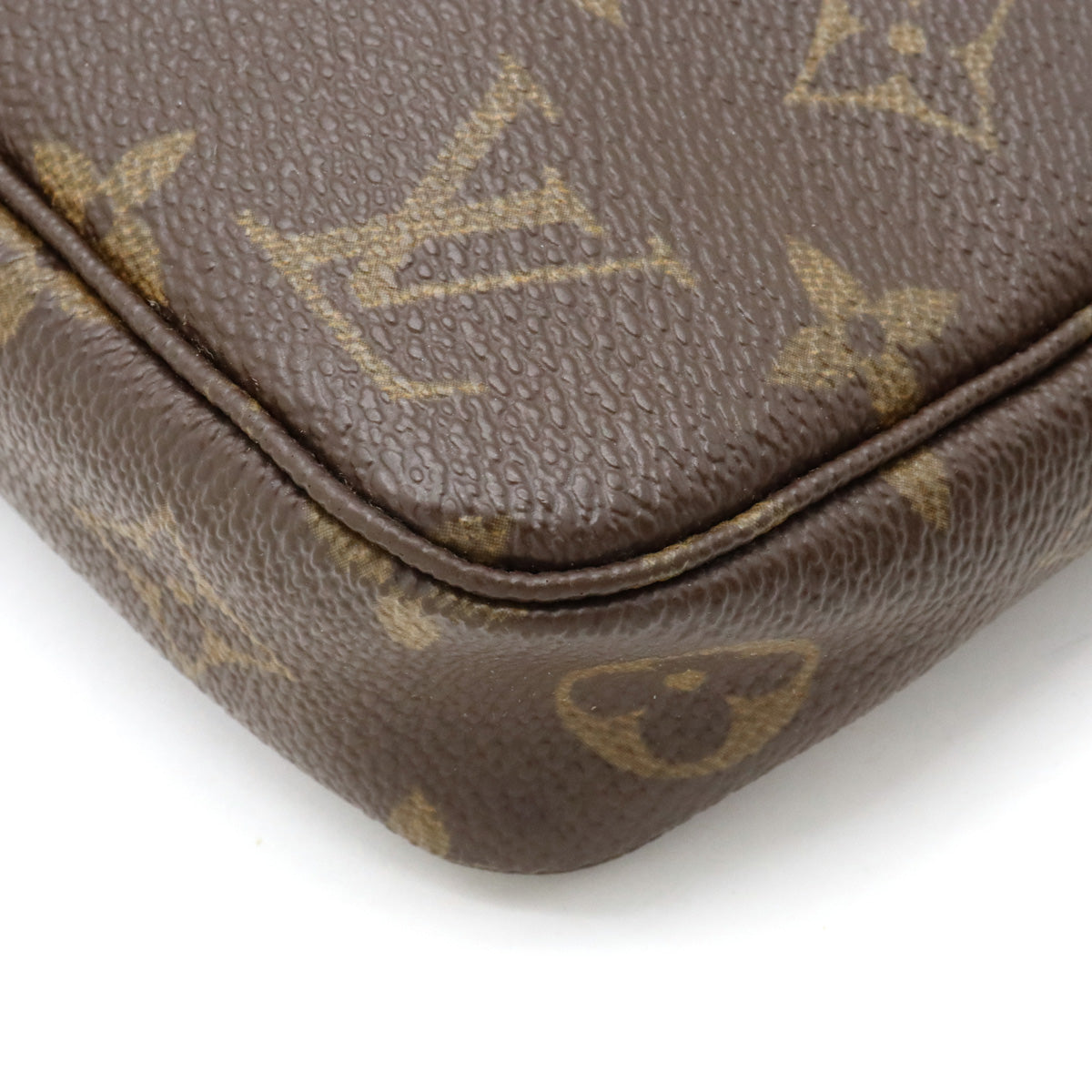 Louis Vuitton Pochette Accessoires Clutch