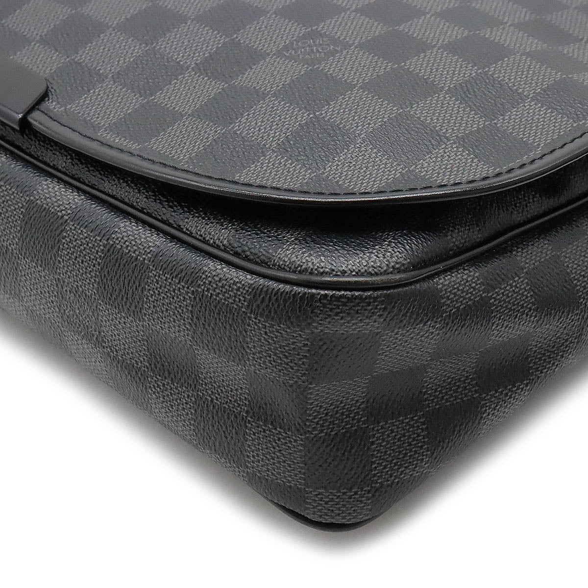 Louis Vuitton Daniel MM Messenger Bag