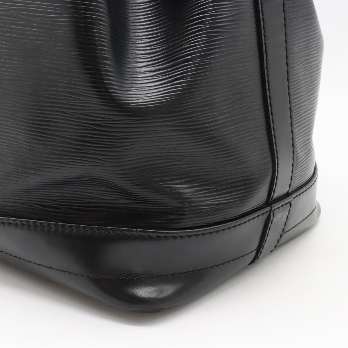 Louis Vuitton Epi Noe shoulder bag