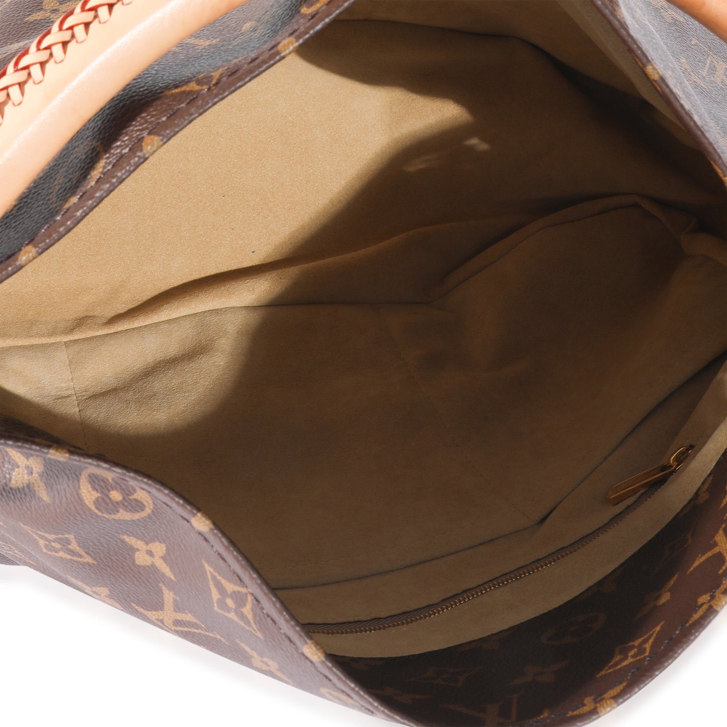 Louis Vuitton Monogram Canvas Artsy MM Handbag
