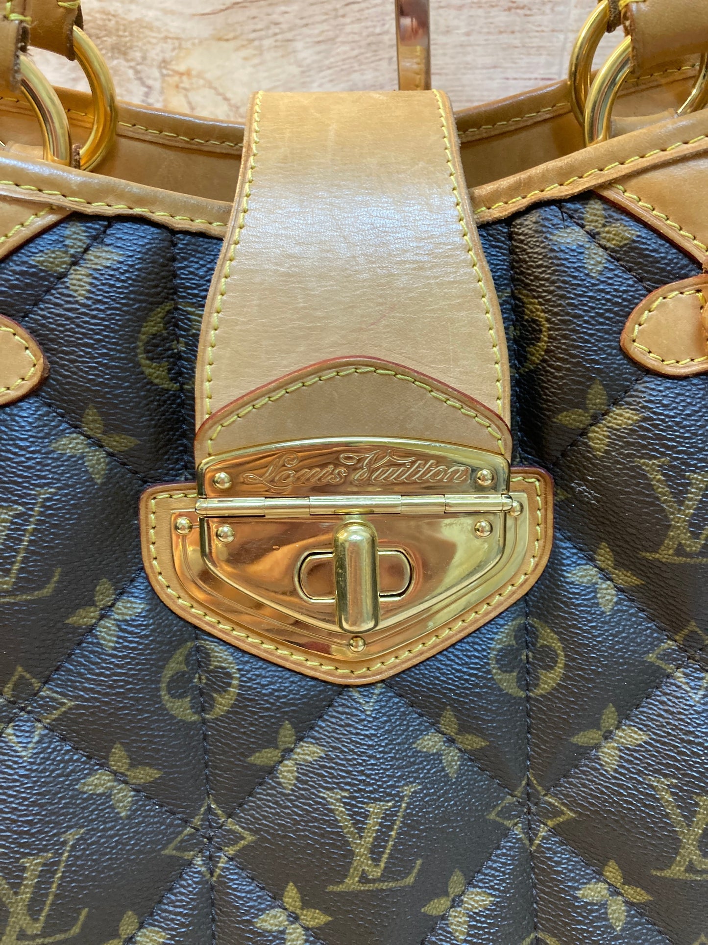Handbag Luxury Designer By Louis Vuitton Size: Large