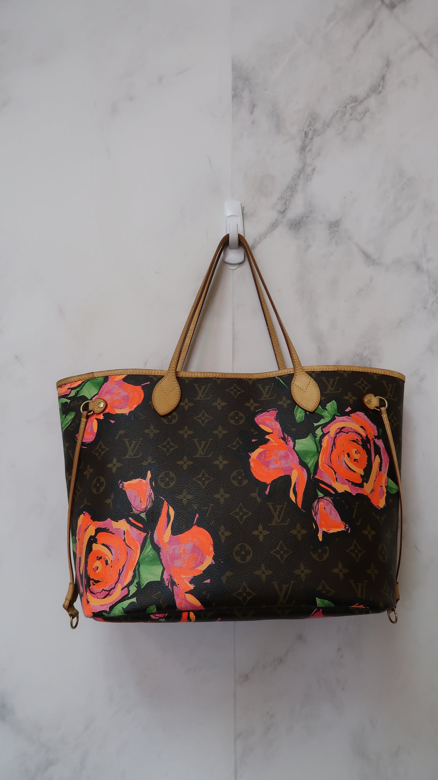 Handbag Luxury Designer By Louis Vuitton Size: Large