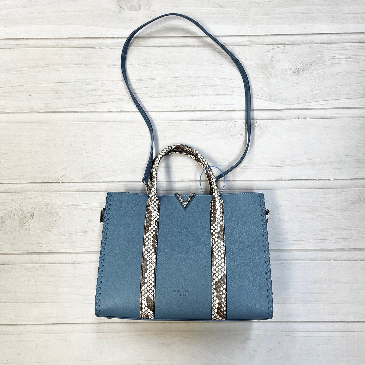 Handbag Luxury Designer By Louis Vuitton Size: Medium