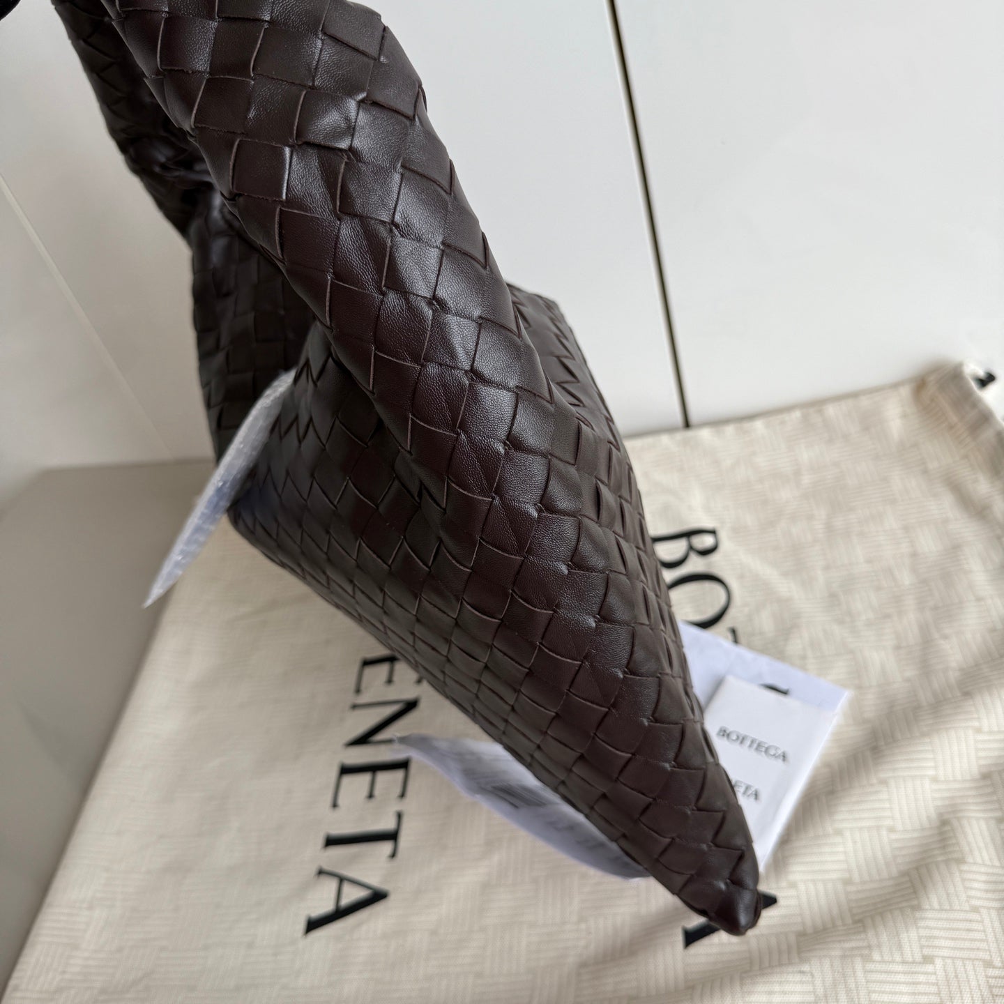 Bottega Veneta Hop Hobo Small Medium Leather Chocolate Brown 46cm