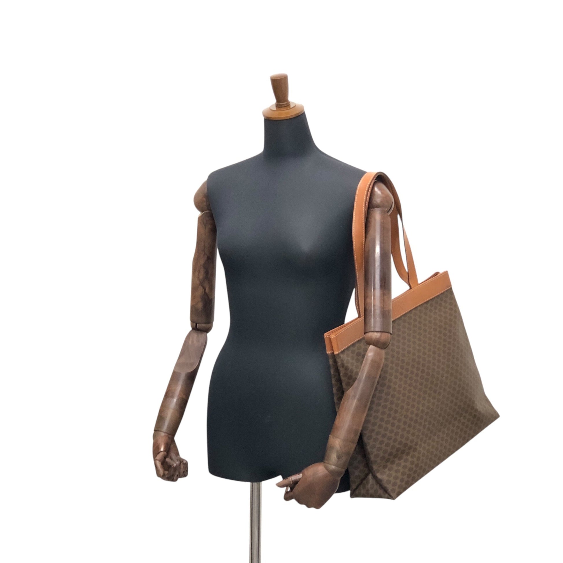 CELINE Macadam Logo Embossed Handbag Brown fag5p8