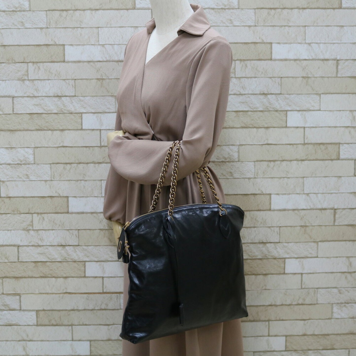 Louis Vuitton Noir Shoulder Bag