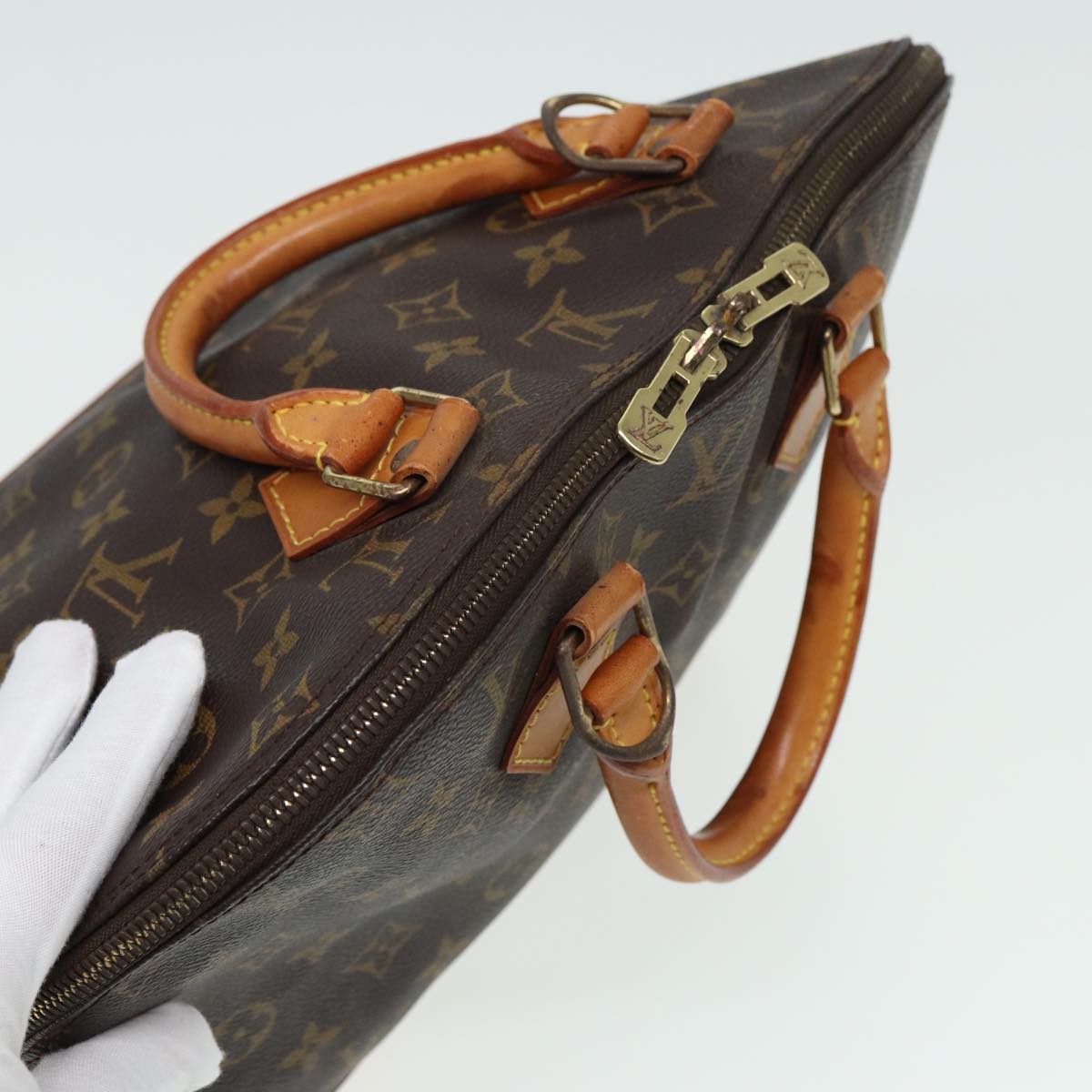 LOUIS VUITTON Handbag