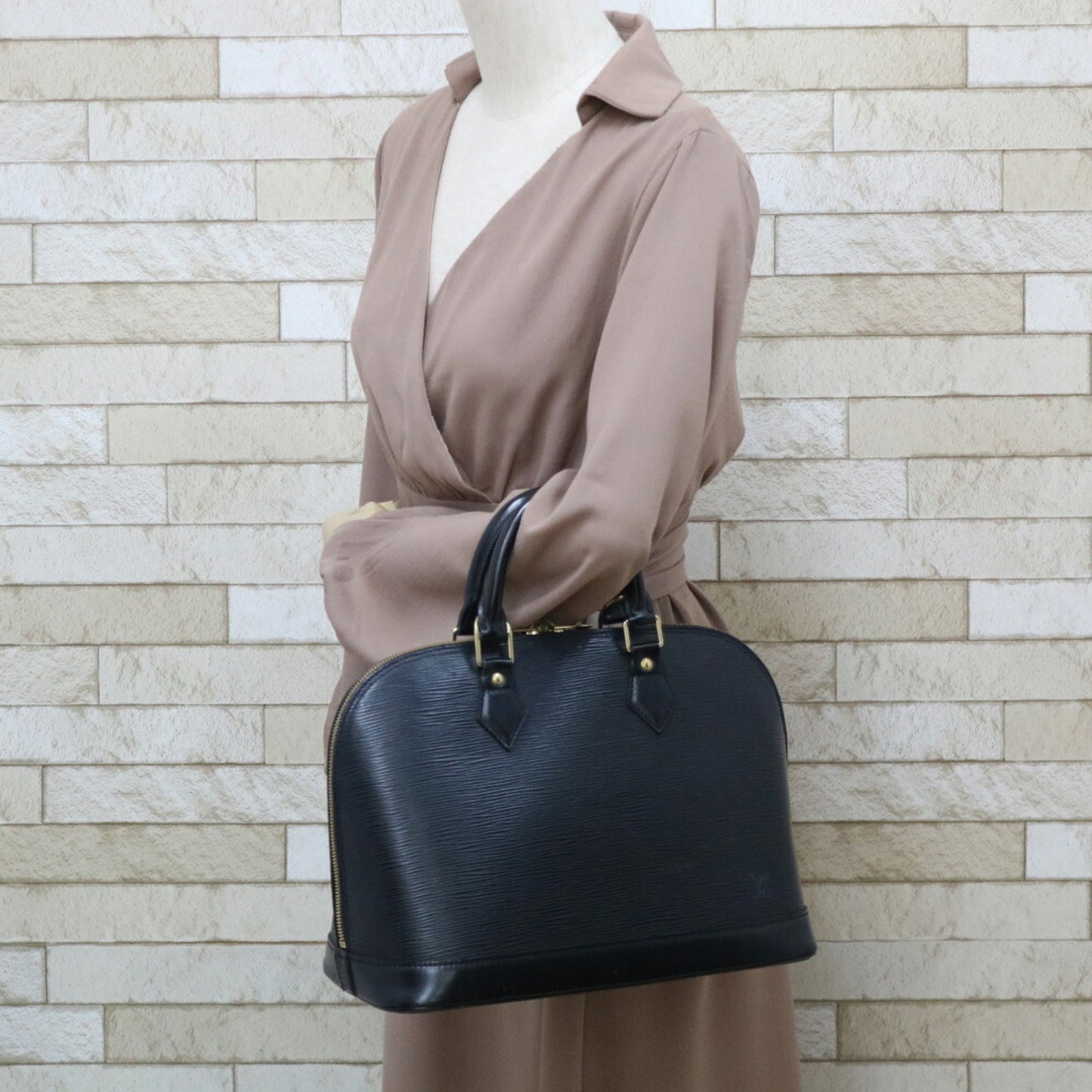 Louis Vuitton Handbag Epi Arma Black Noir Ladies Leather