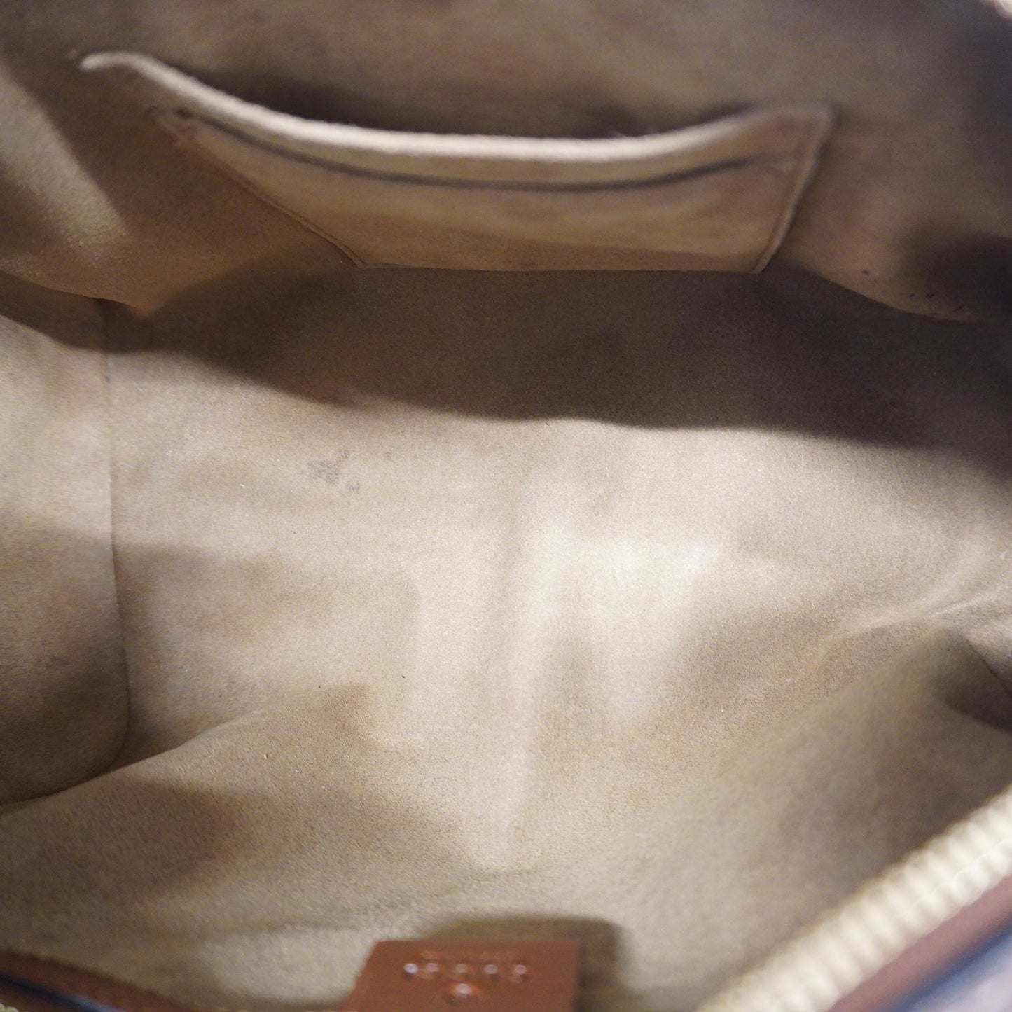 Gucci GG Supreme Shoulder Bag Style 2