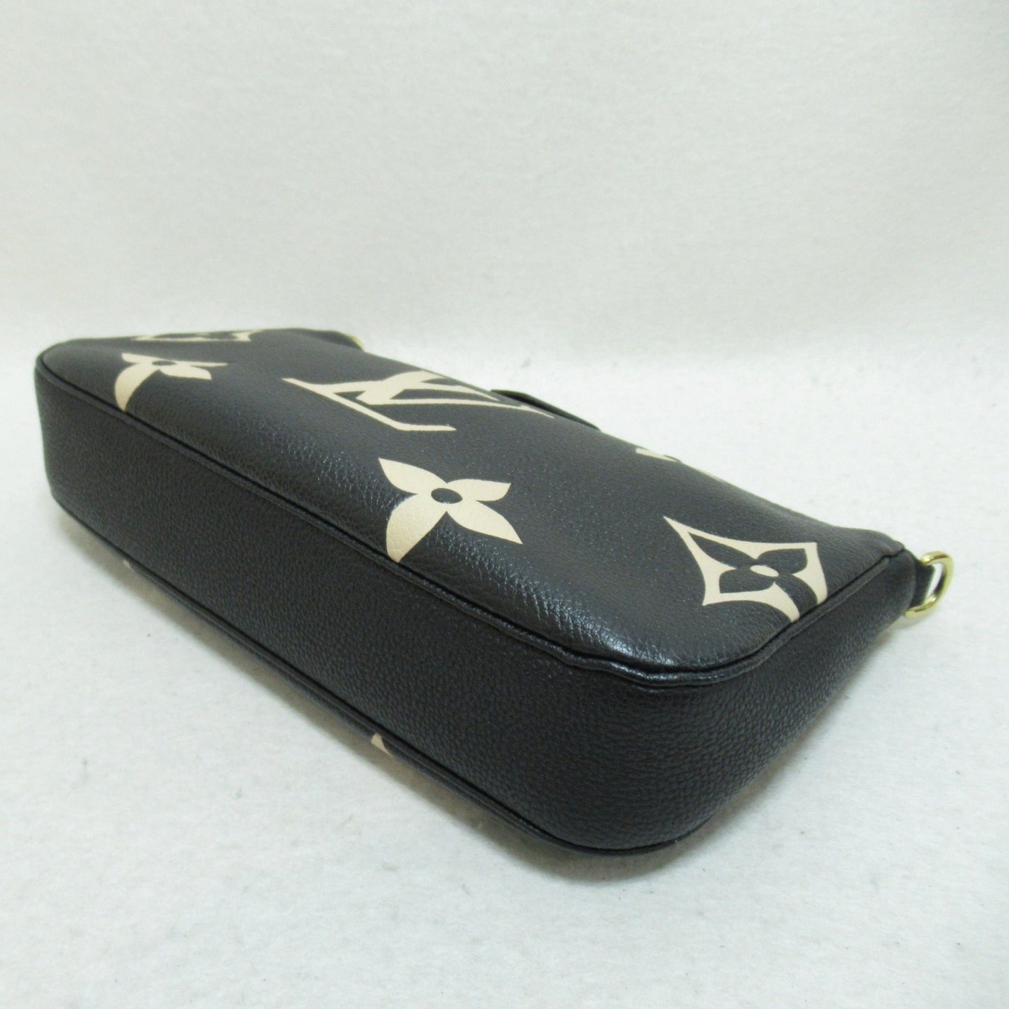 Louis Vuitton Multi Pochette Accessoires Black Monogram empreinte leather Clutch