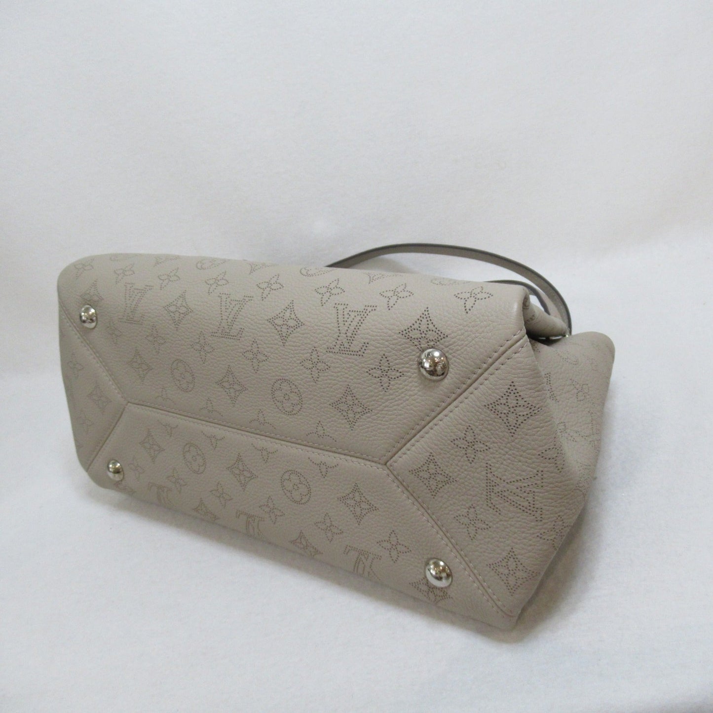 Louis Vuitton Setovurt tote bag Gray Galet Mahina leather