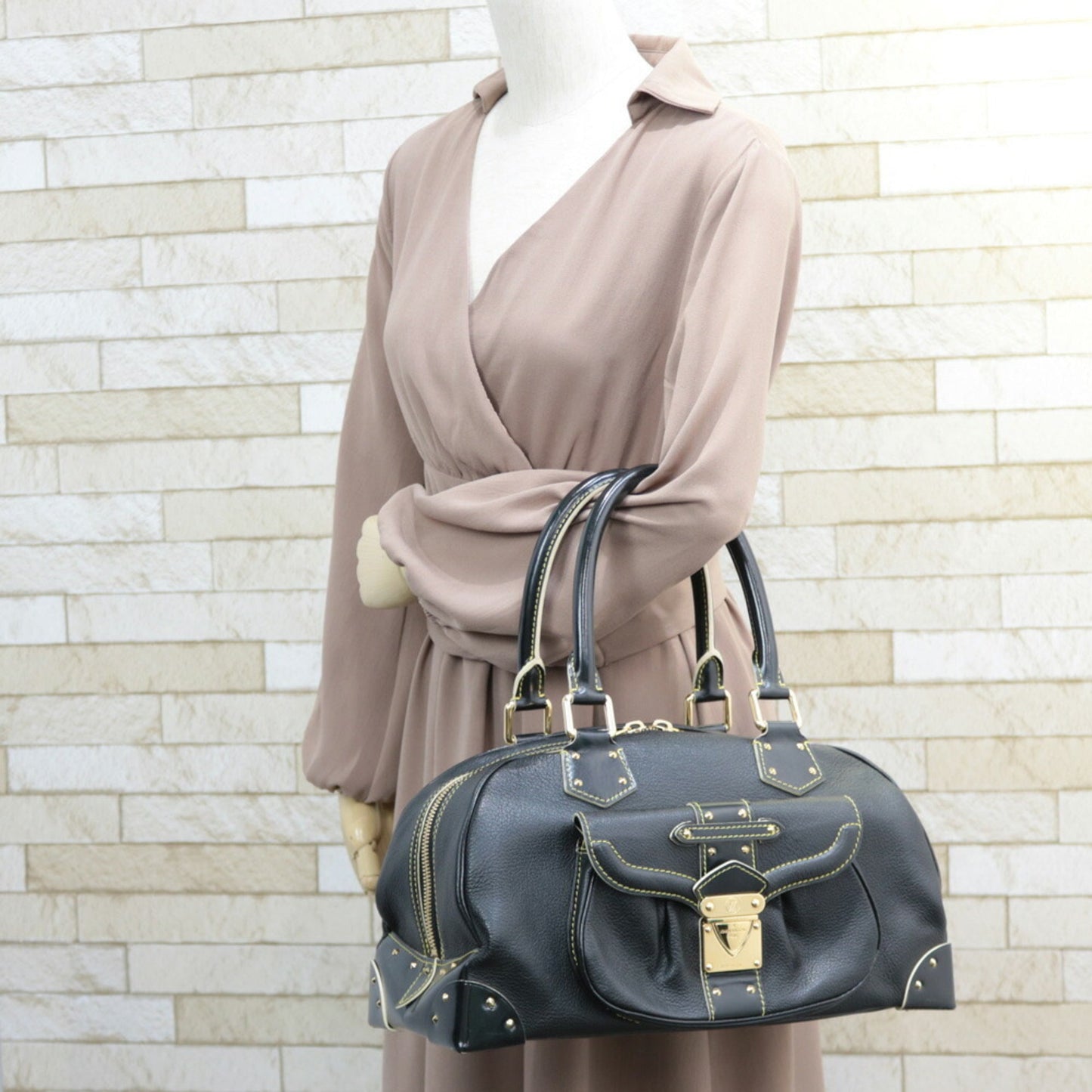 Louis Vuitton Handbag Suhari Superb Black Ladies