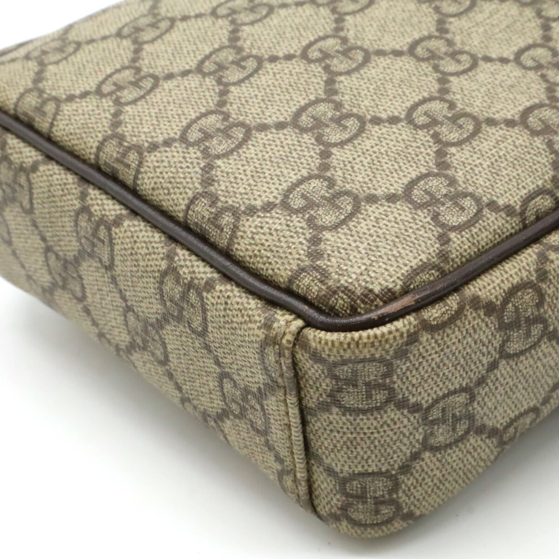 Gucci Pochette Leather Shoulder Bag
