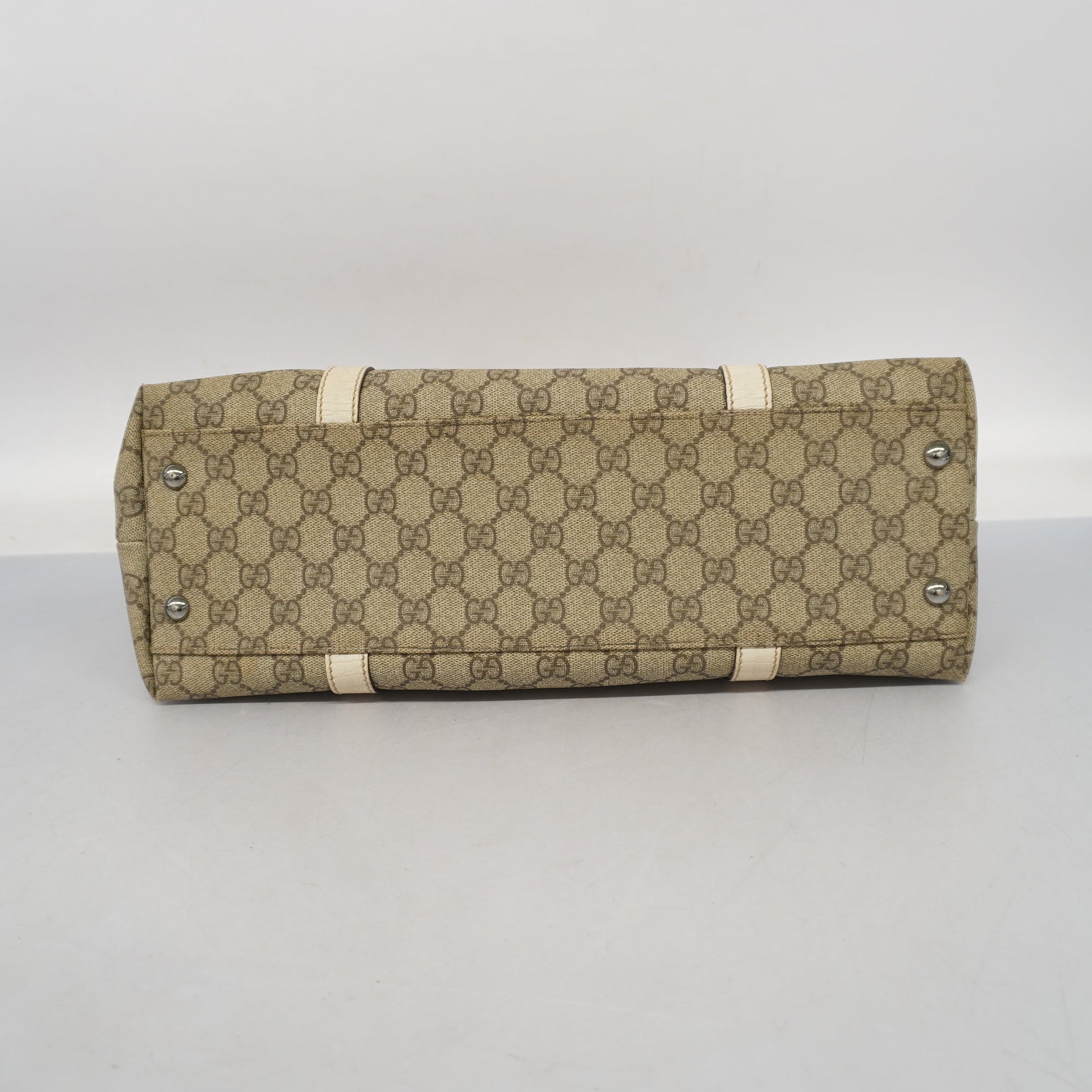 Gucci GG Supreme Tote Style 8