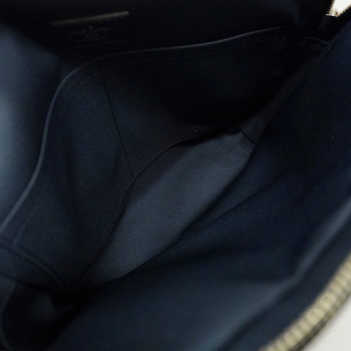 Louis VuittonAuth Taiga Alex Messenger Men's Shoulder Bag Navy Blue