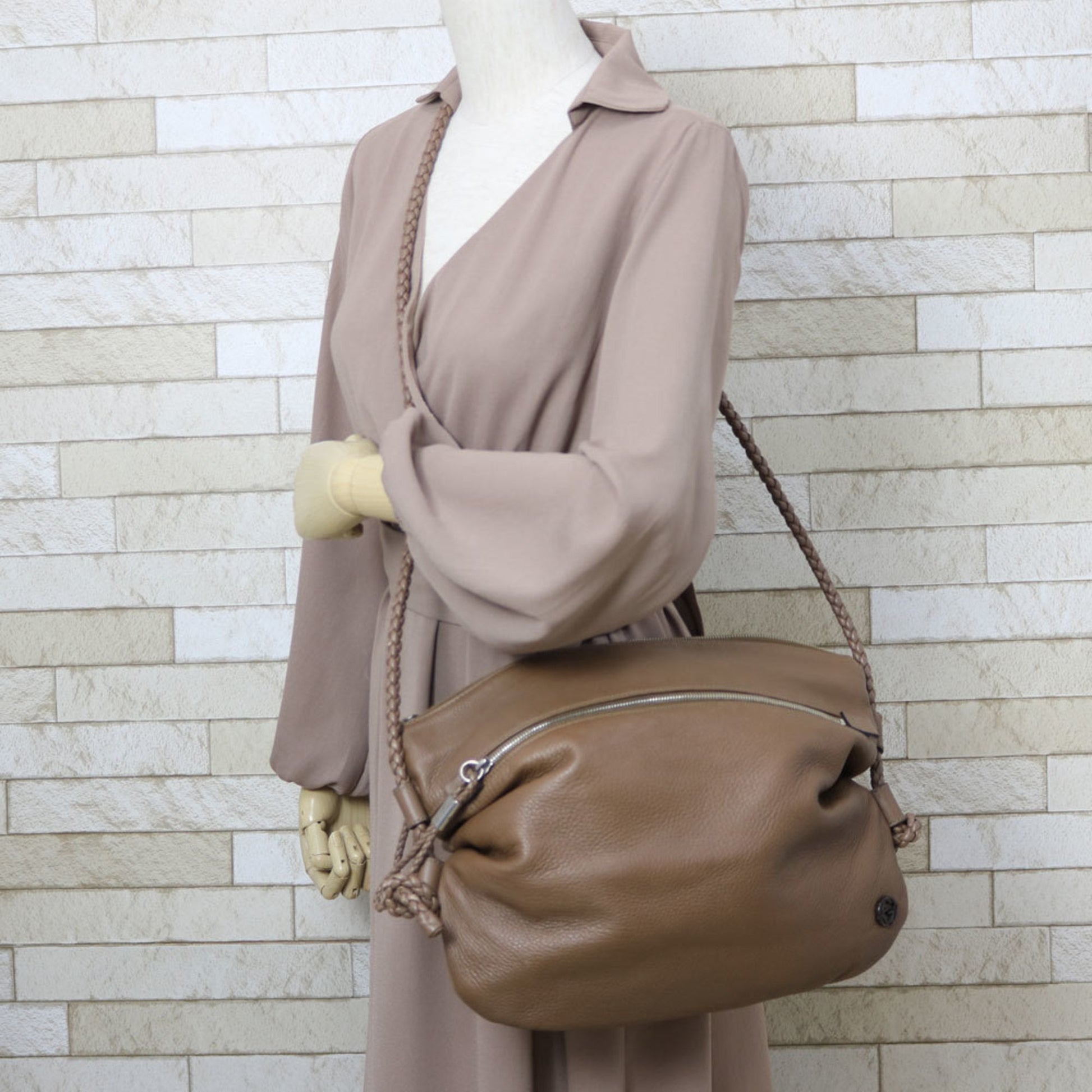 Gucci Brown Leather Shoulder Bag Style 4