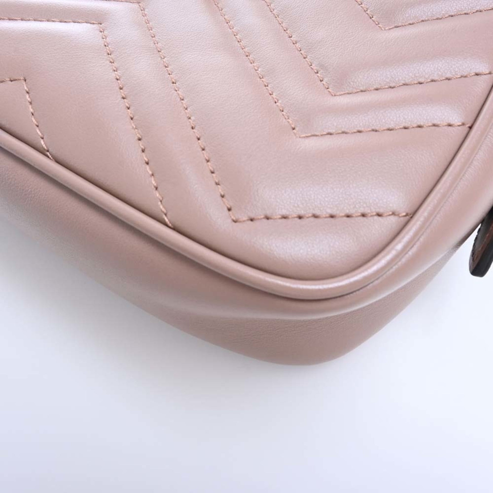Gucci Chain Leather Shoulder Bag